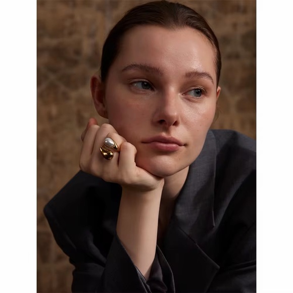 18K Gold Plated Chunky Faux Pearl Adjustable Ring - Picture 4 of 9